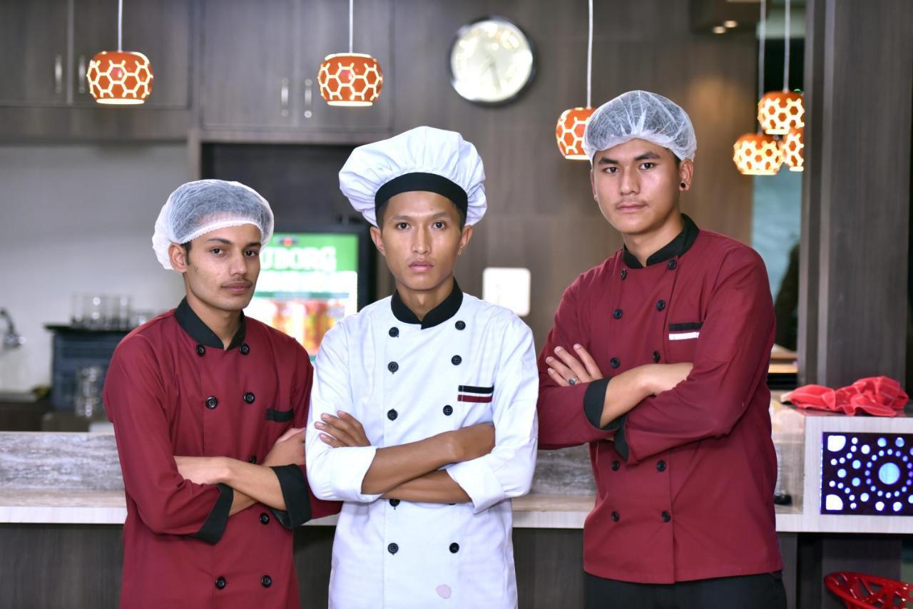 Marinha Airport Hotel Kathmandu Bagian luar foto